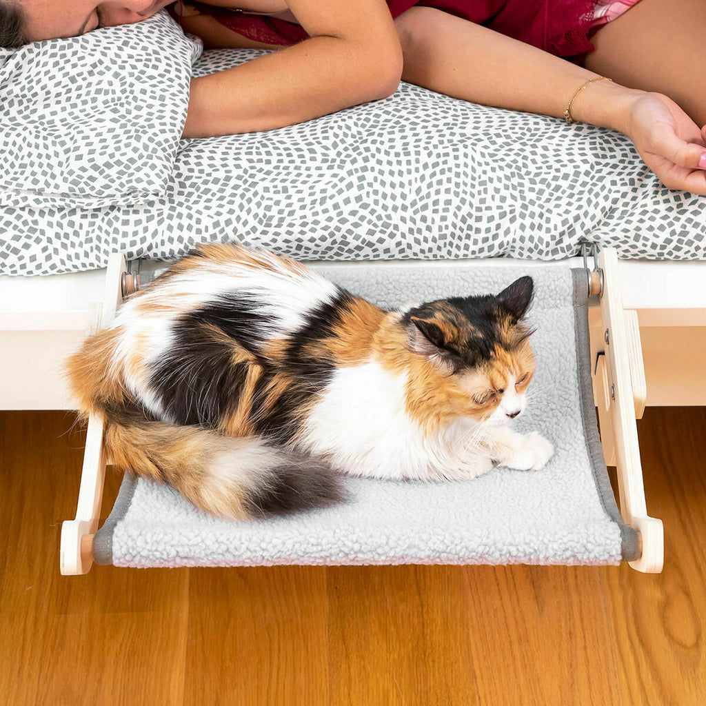 Hamac suspendu en bois pour chat
