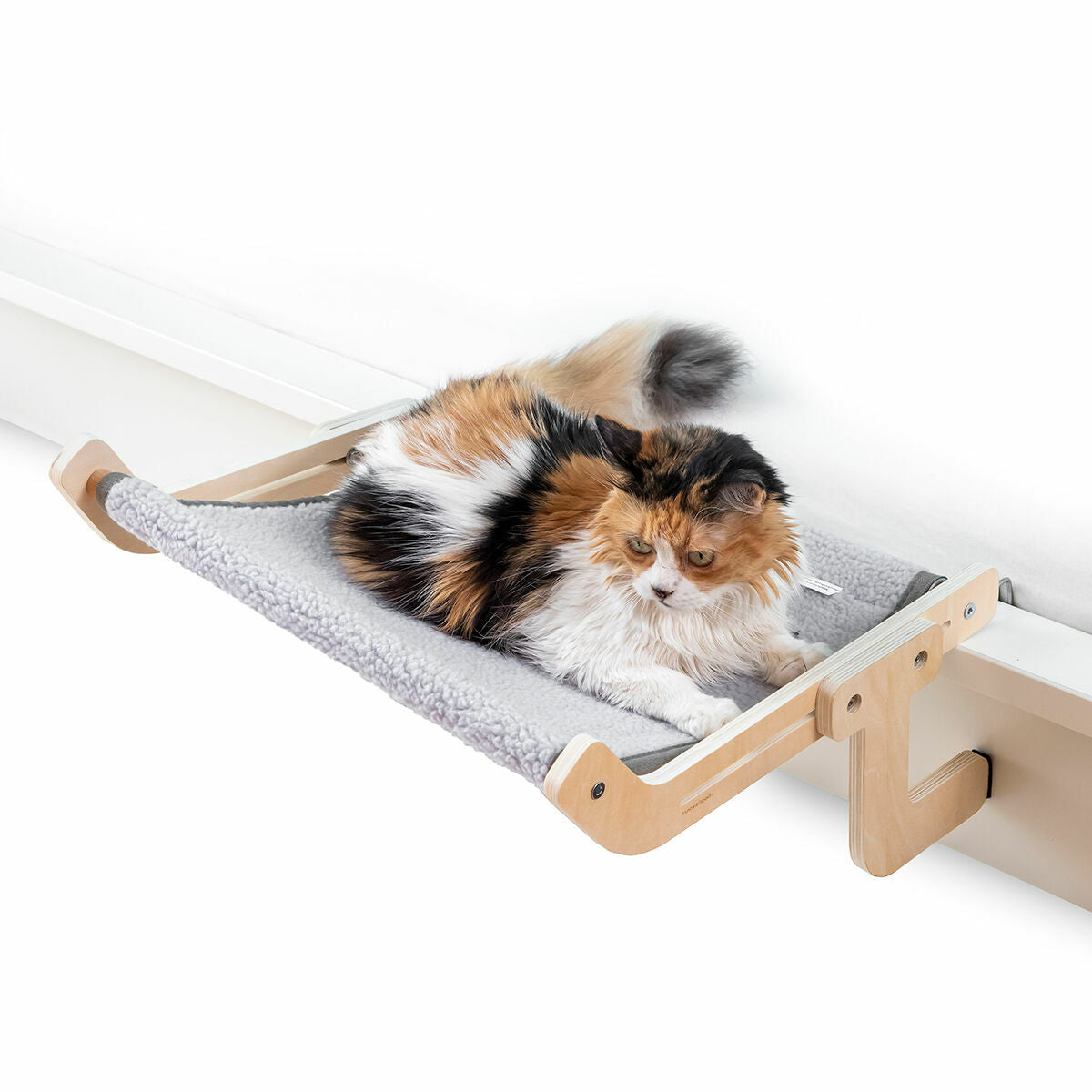 Hamac suspendu en bois pour chat
